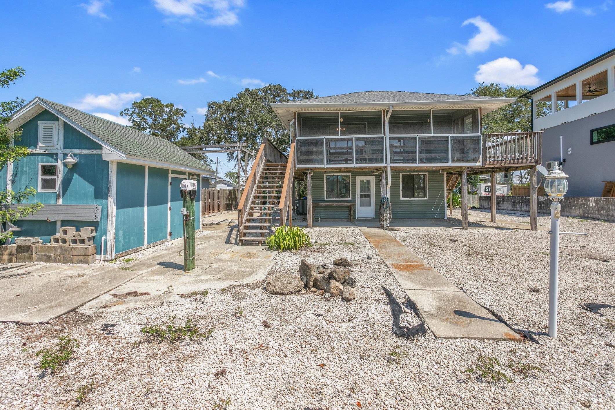 6337 Gomez Rd