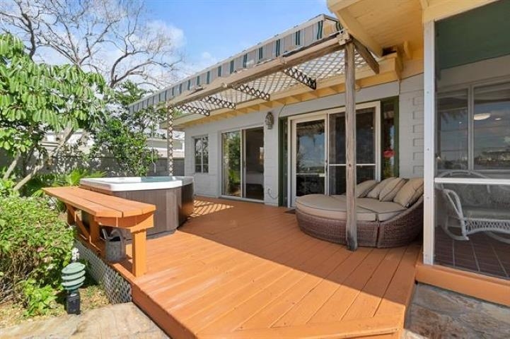 22 N St Augustine Boulevard