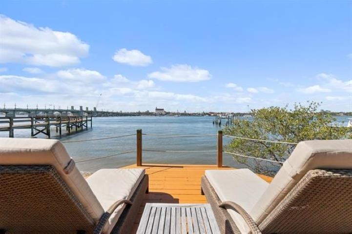 22 N St Augustine Boulevard