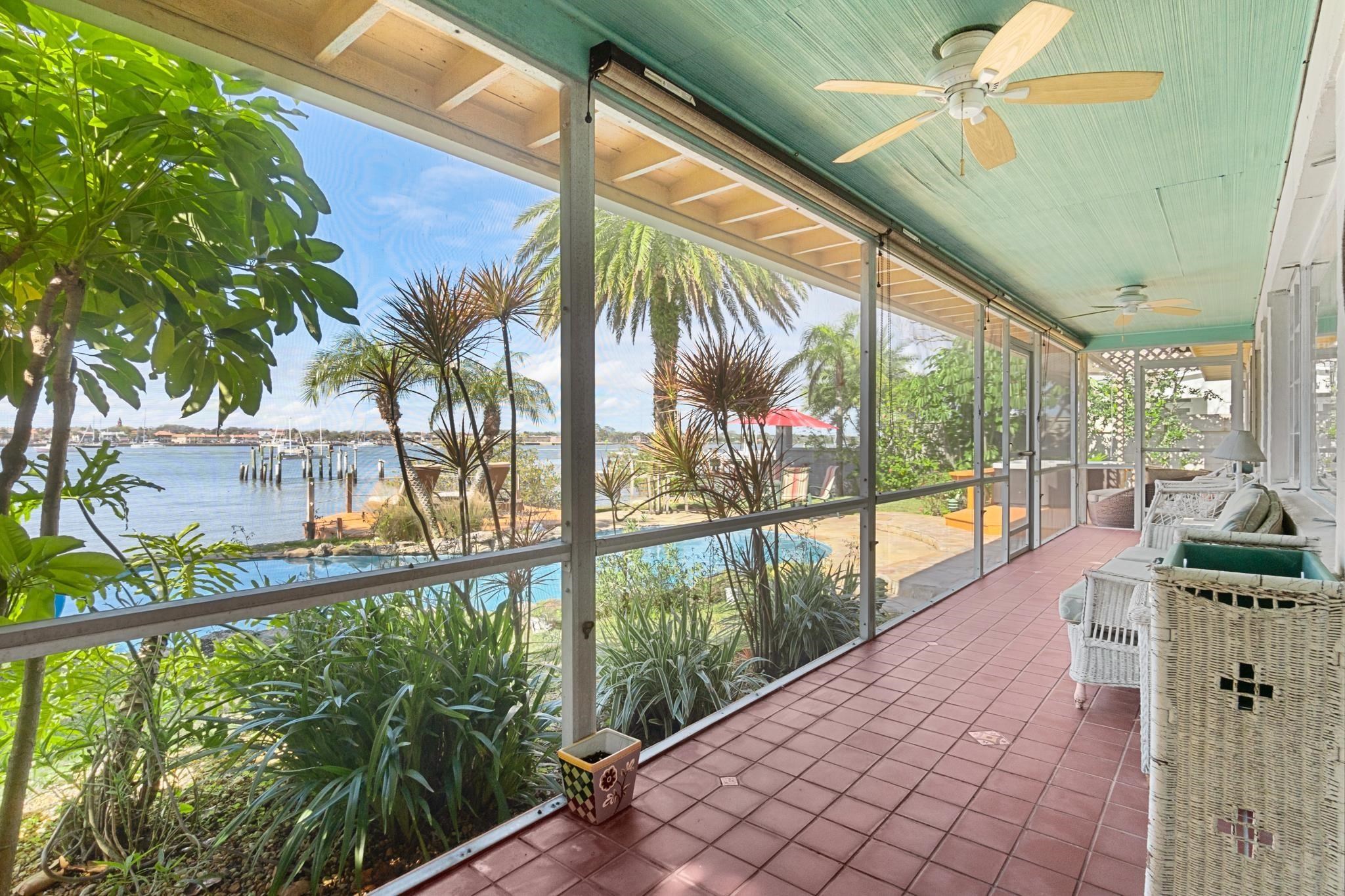 22 N St Augustine Boulevard