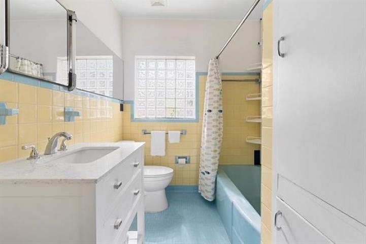 22 N St Augustine Boulevard