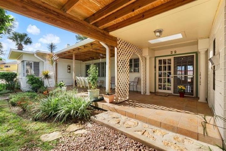 22 N St Augustine Boulevard