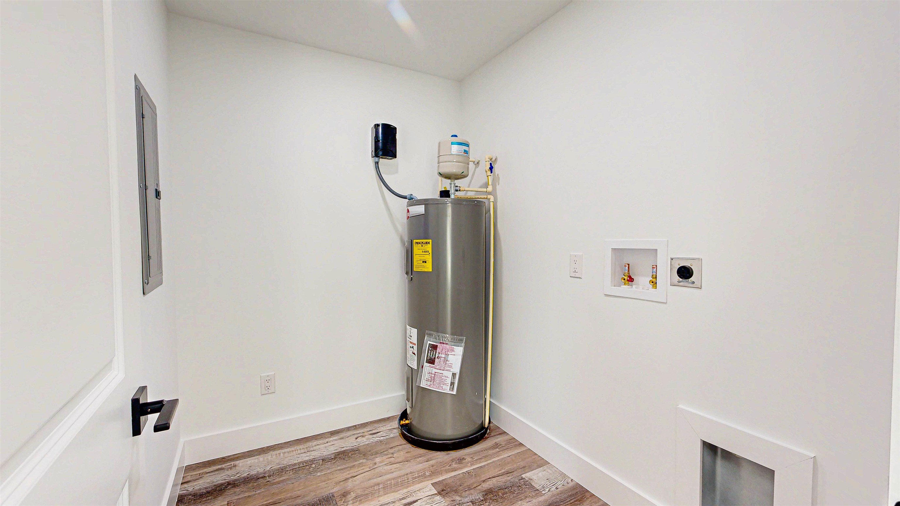 5461 A1A - Pool Home