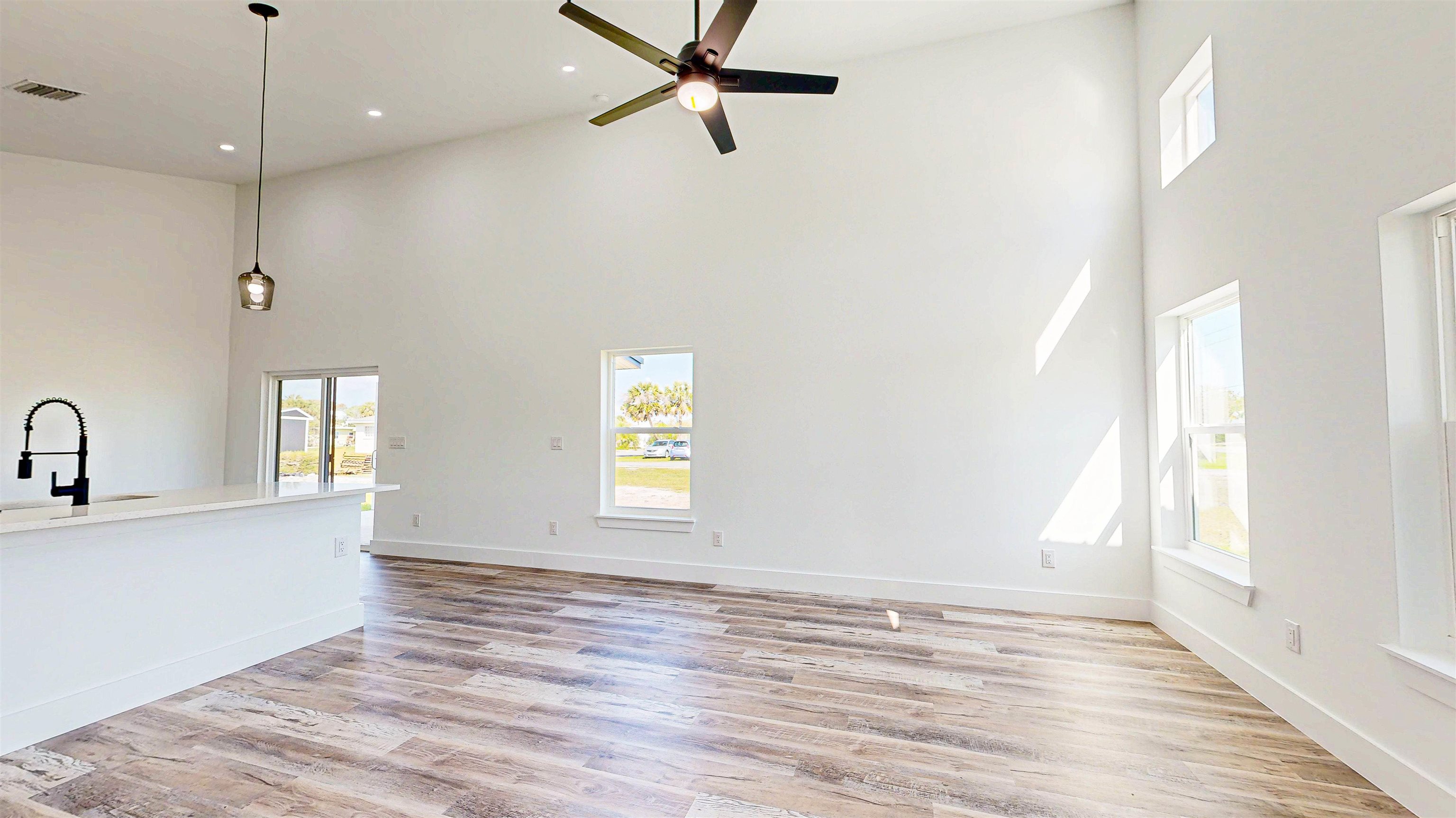 5461 A1A - Pool Home