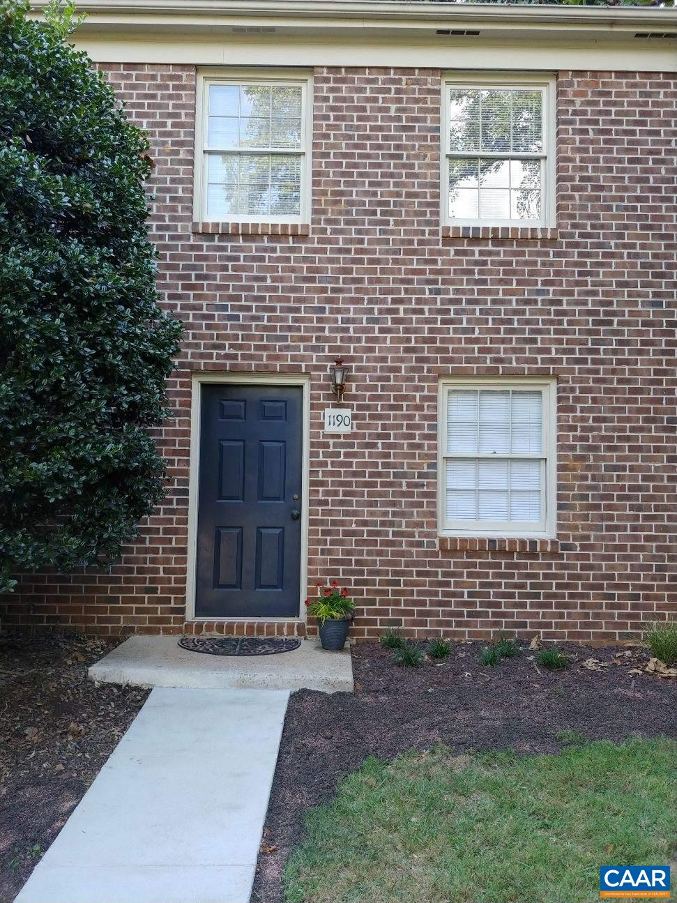 1190 PINE HAVEN CT 1190