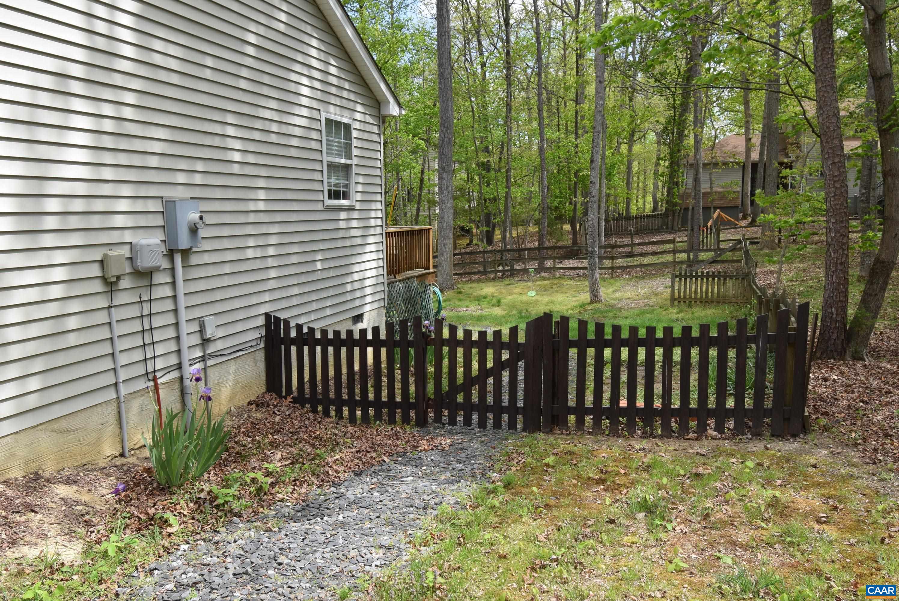 15 PONDEROSA LN