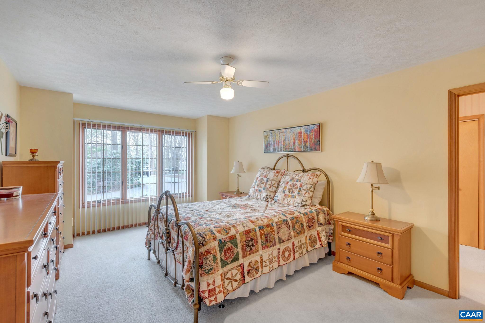 3 PINEKNOLL CIR