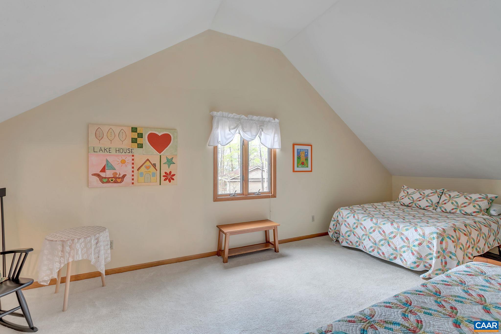 3 PINEKNOLL CIR