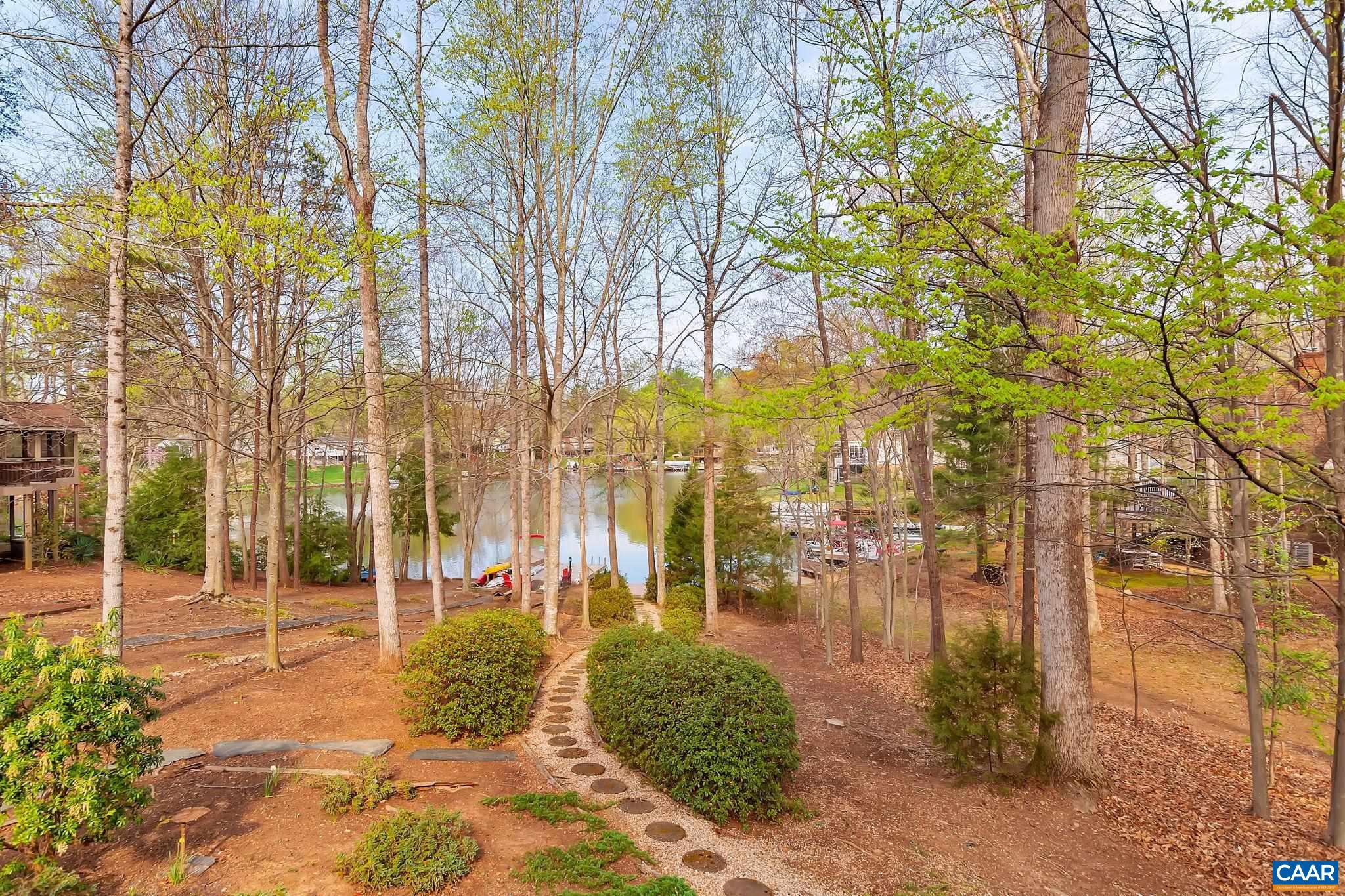 3 PINEKNOLL CIR