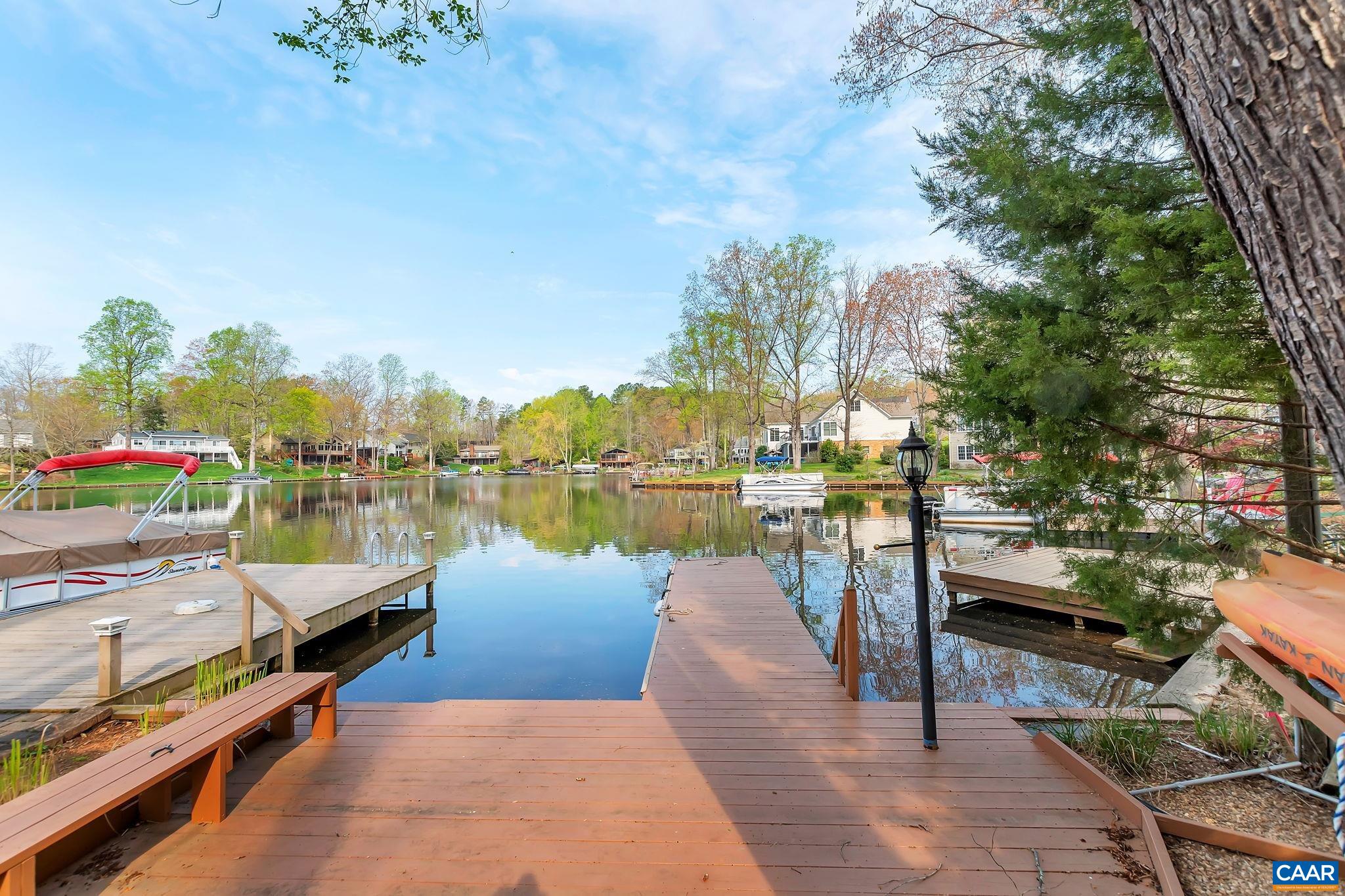 3 PINEKNOLL CIR