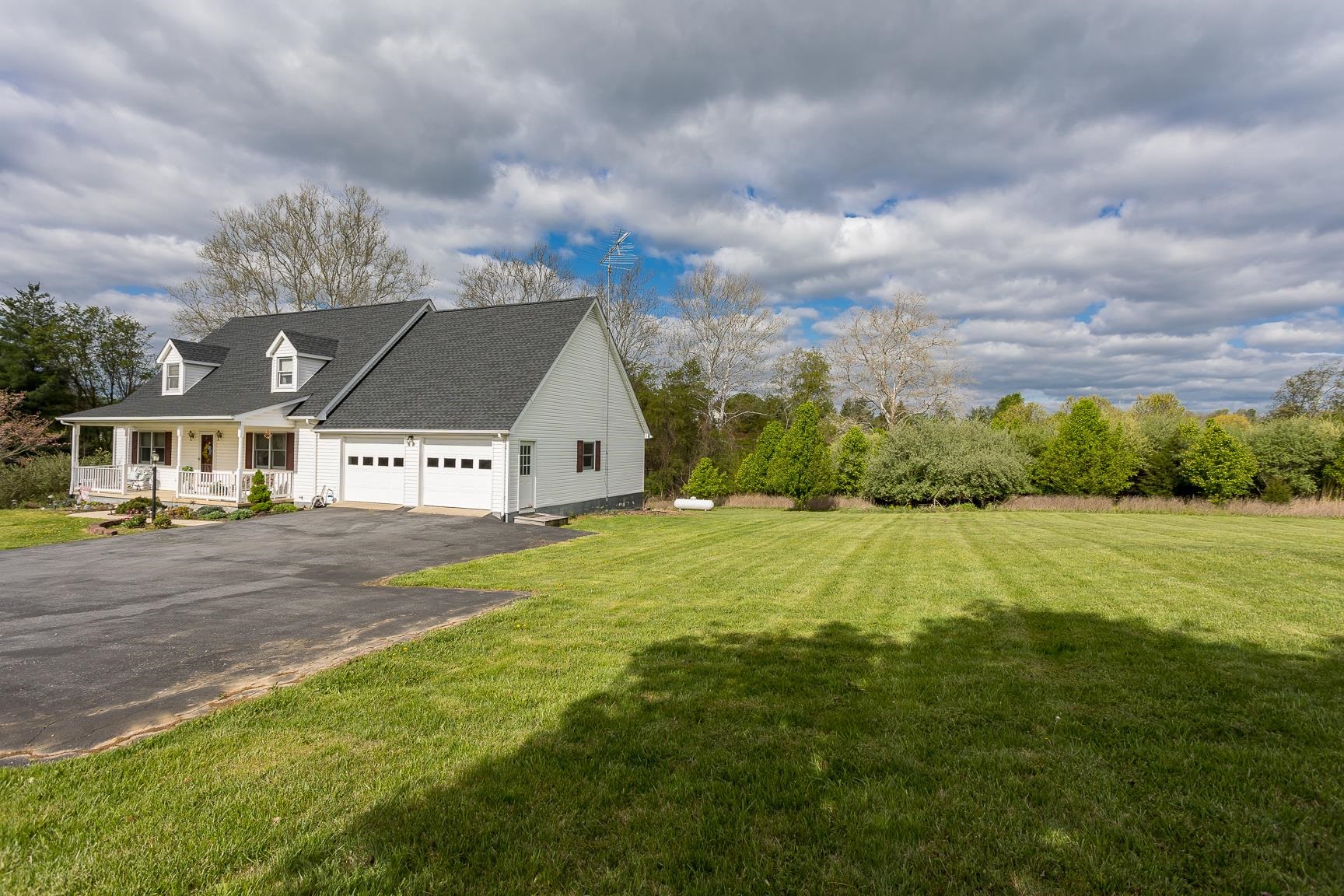 403 AUGUSTA FARMS RD
