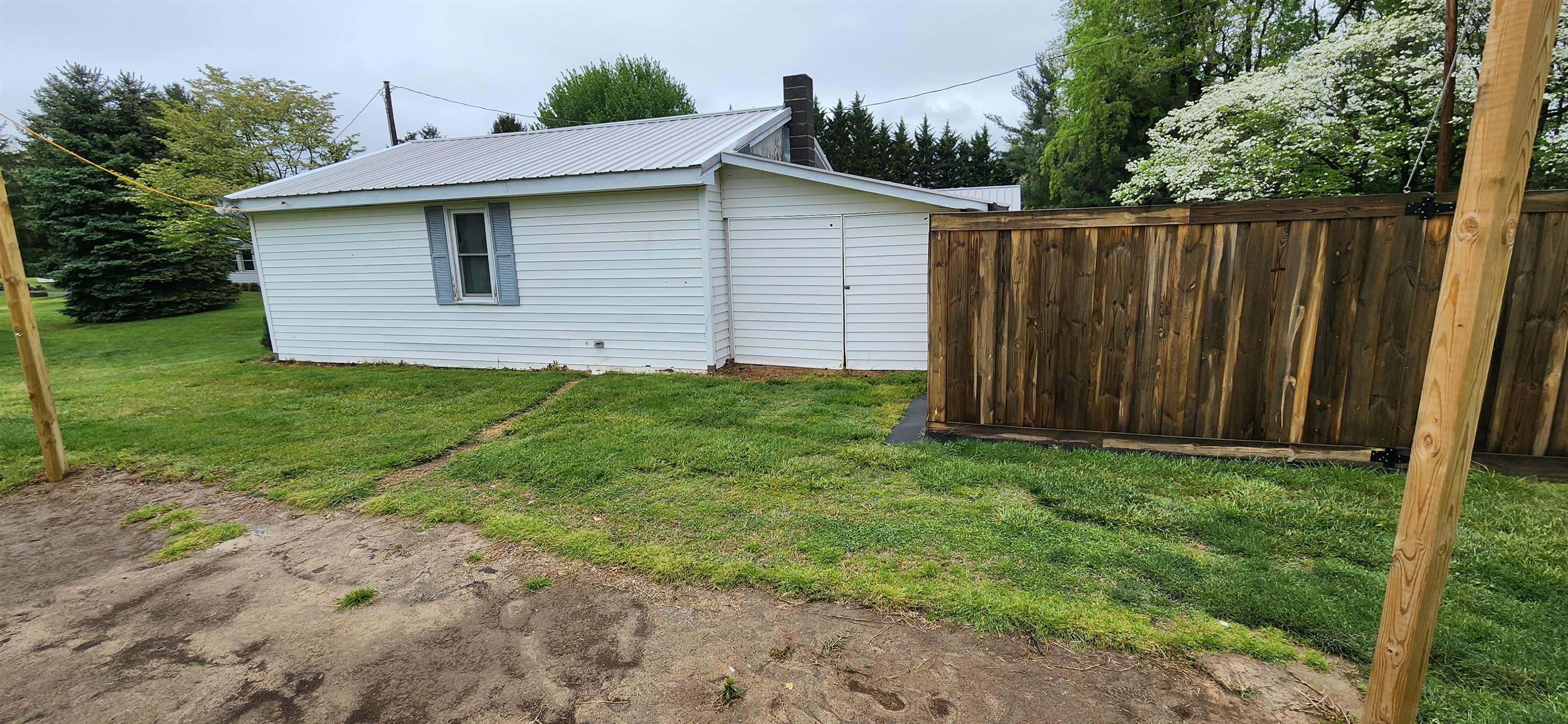 80 RIDGEVIEW DR