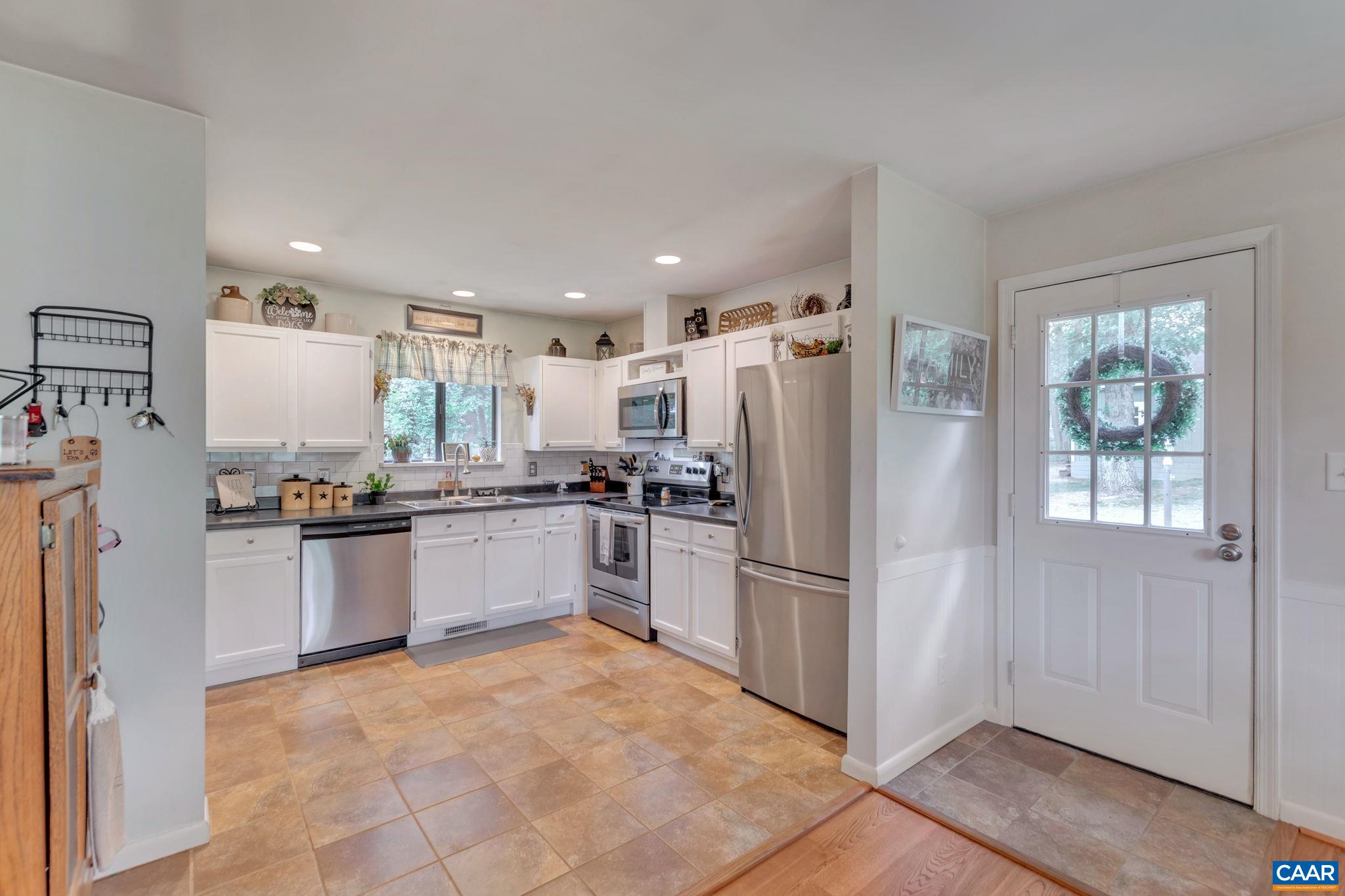 2202 MARTIN KINGS RD