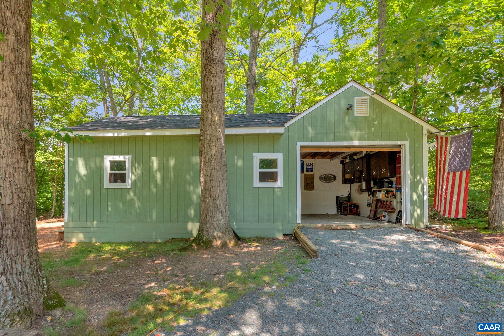 2202 MARTIN KINGS RD
