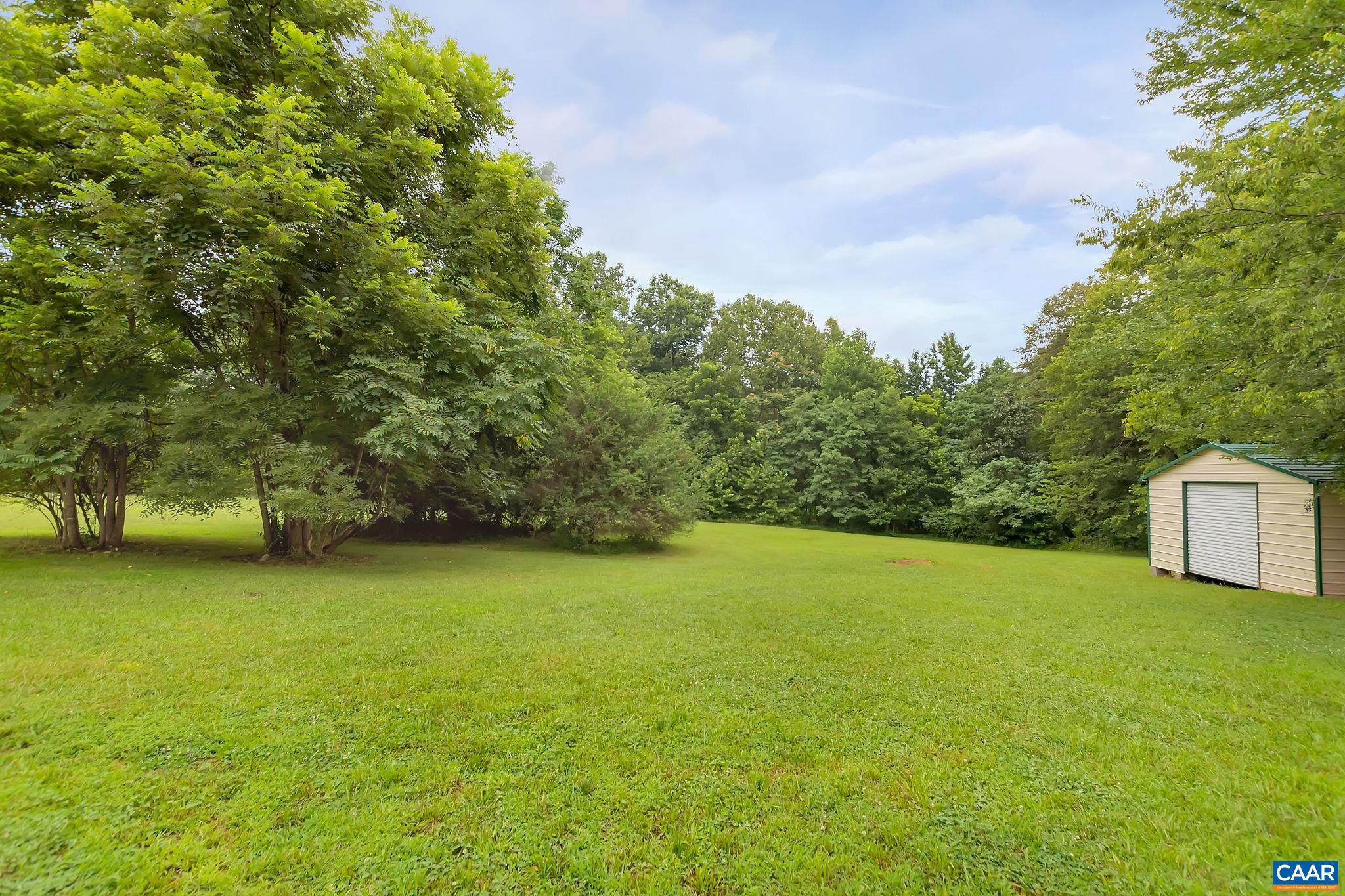 5 CABEL LN