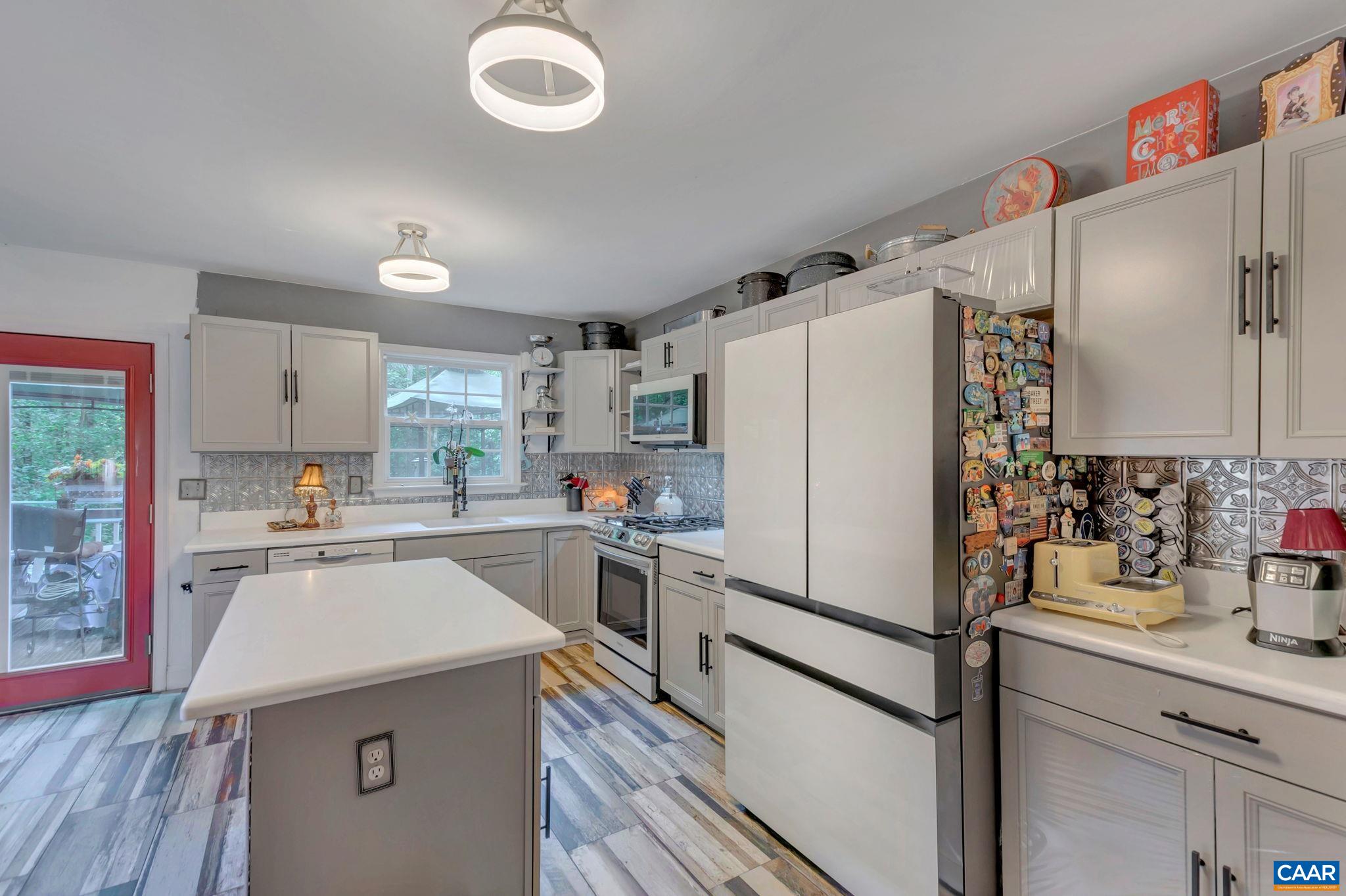 46 Chippewa Ln