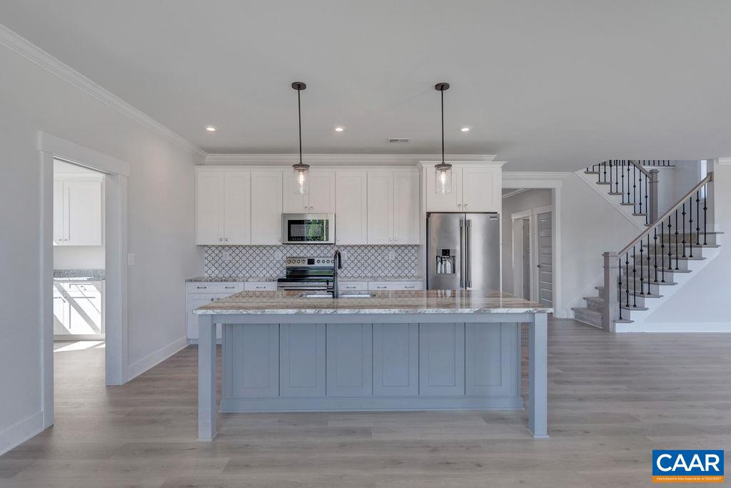 177 Arboleda Dr