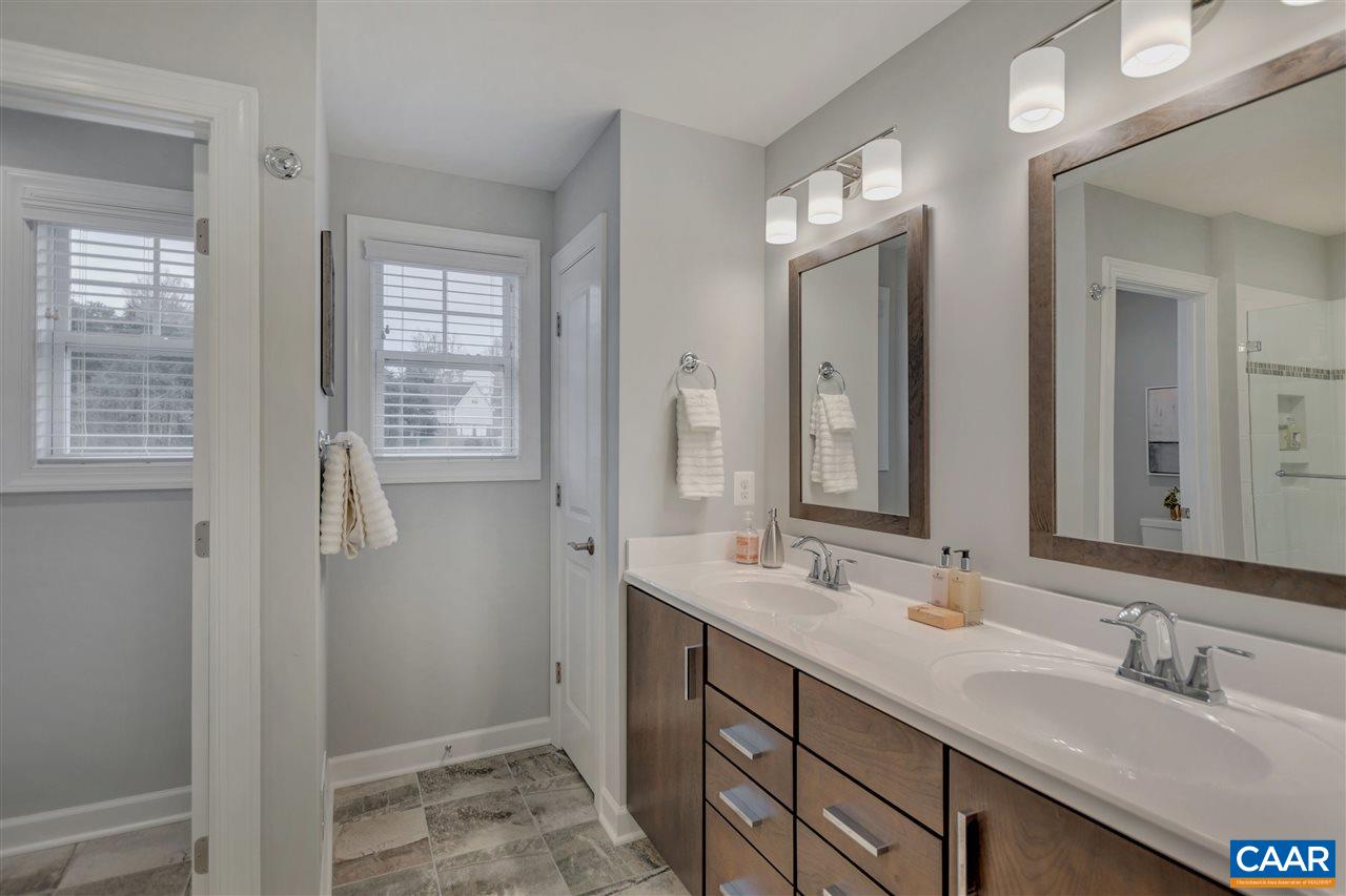 30 Thicket Run Dr