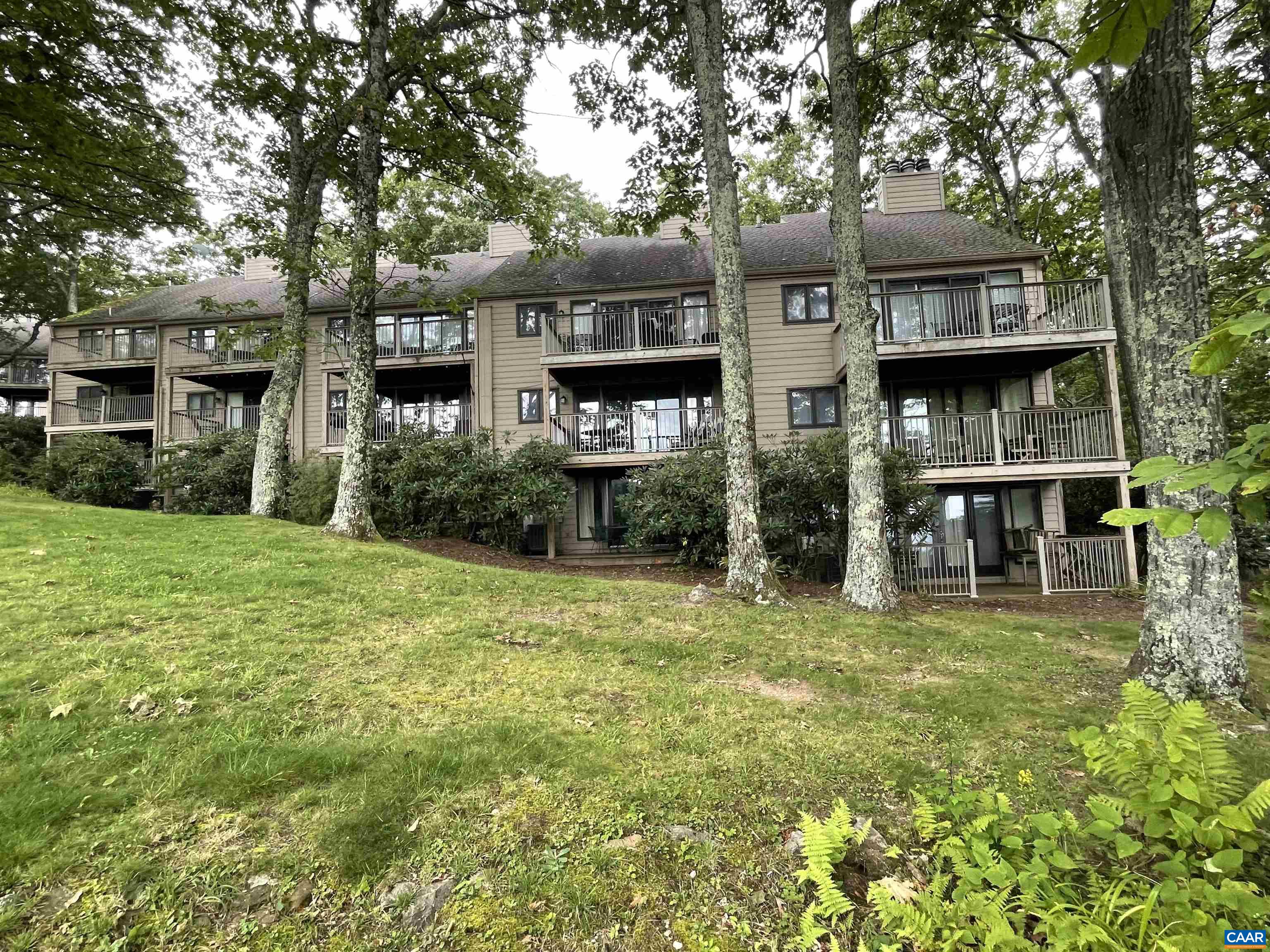 120 Eagles Ct Condos