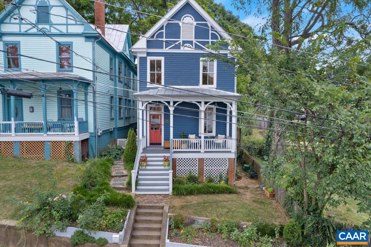 611 W FREDERICK ST, STAUNTON, VA 24401