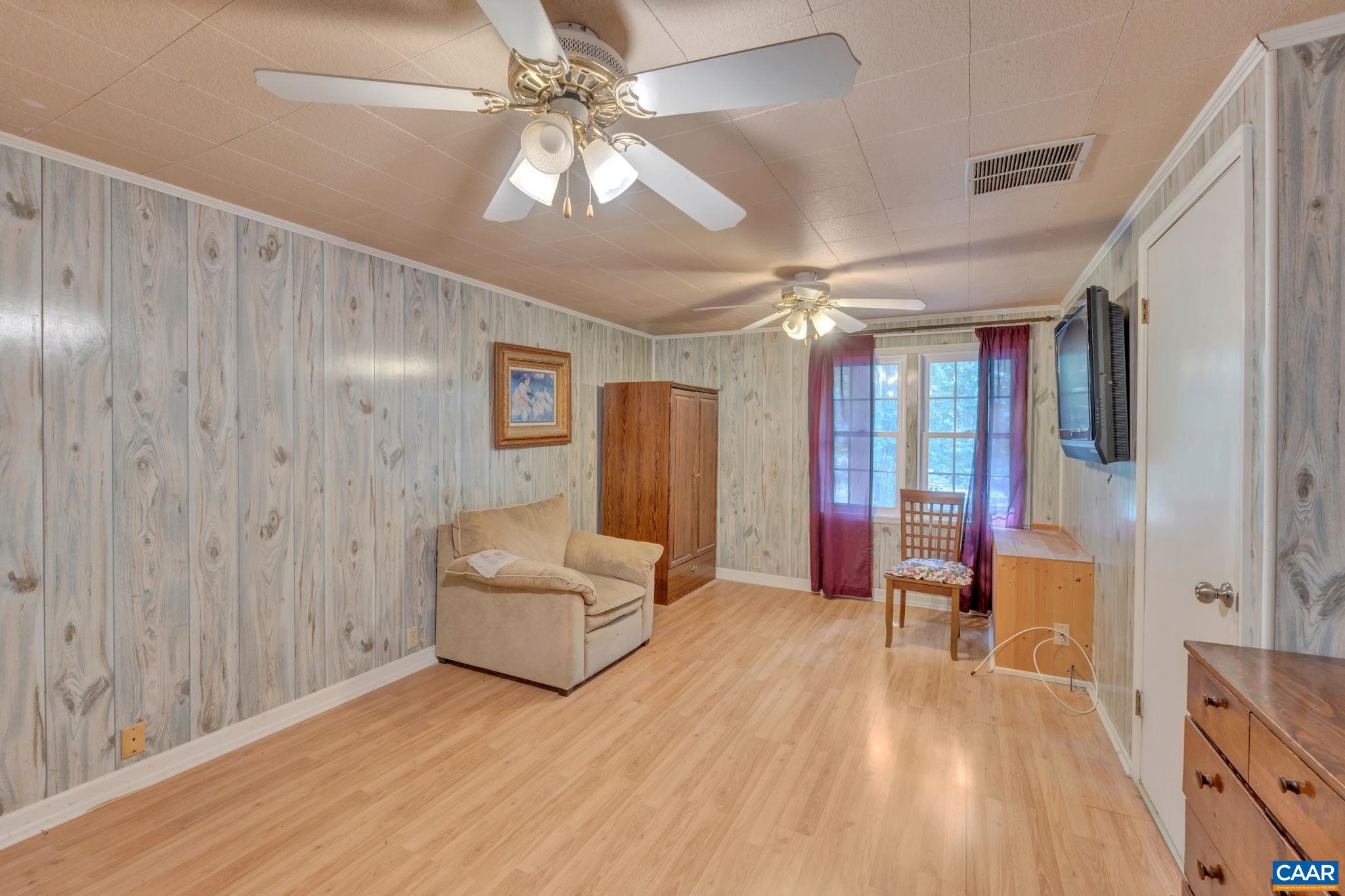 875 Jefferson Dr