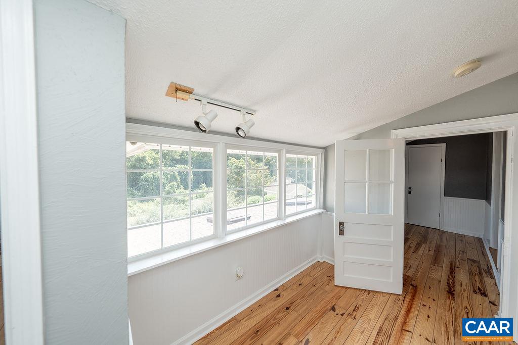 523 Shalom Rd