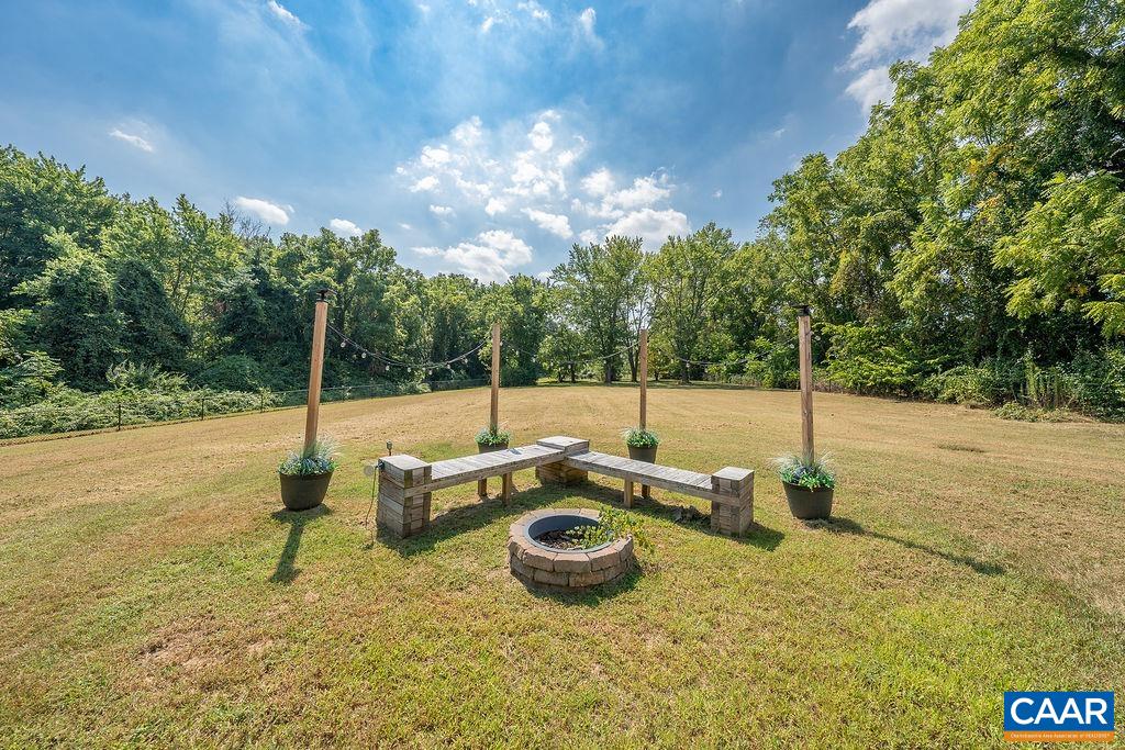 523 Shalom Rd