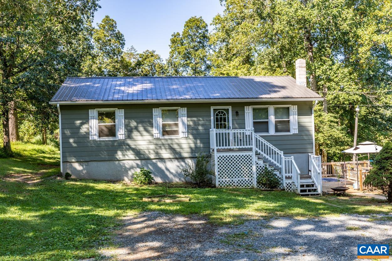 327 Village Rd