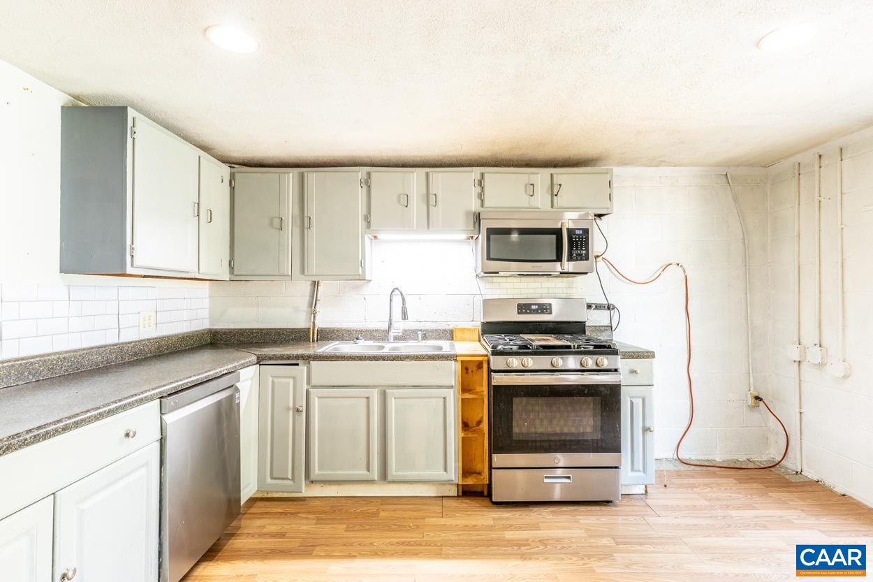 327 Village Rd