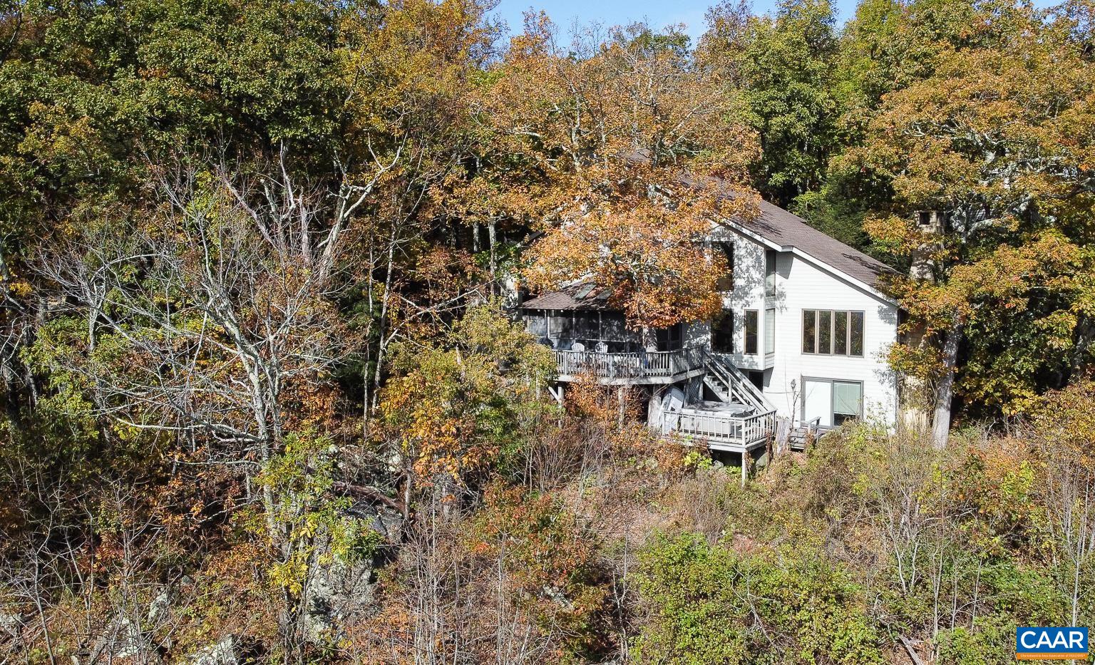 19 S Knob Ln
