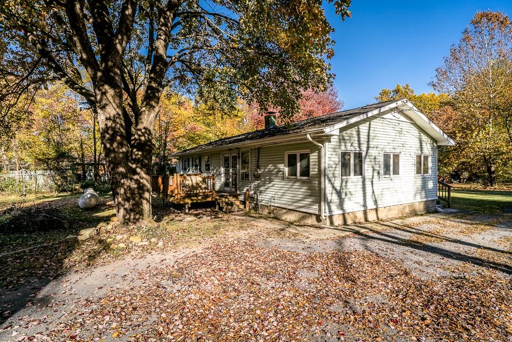 345 LAKE DR