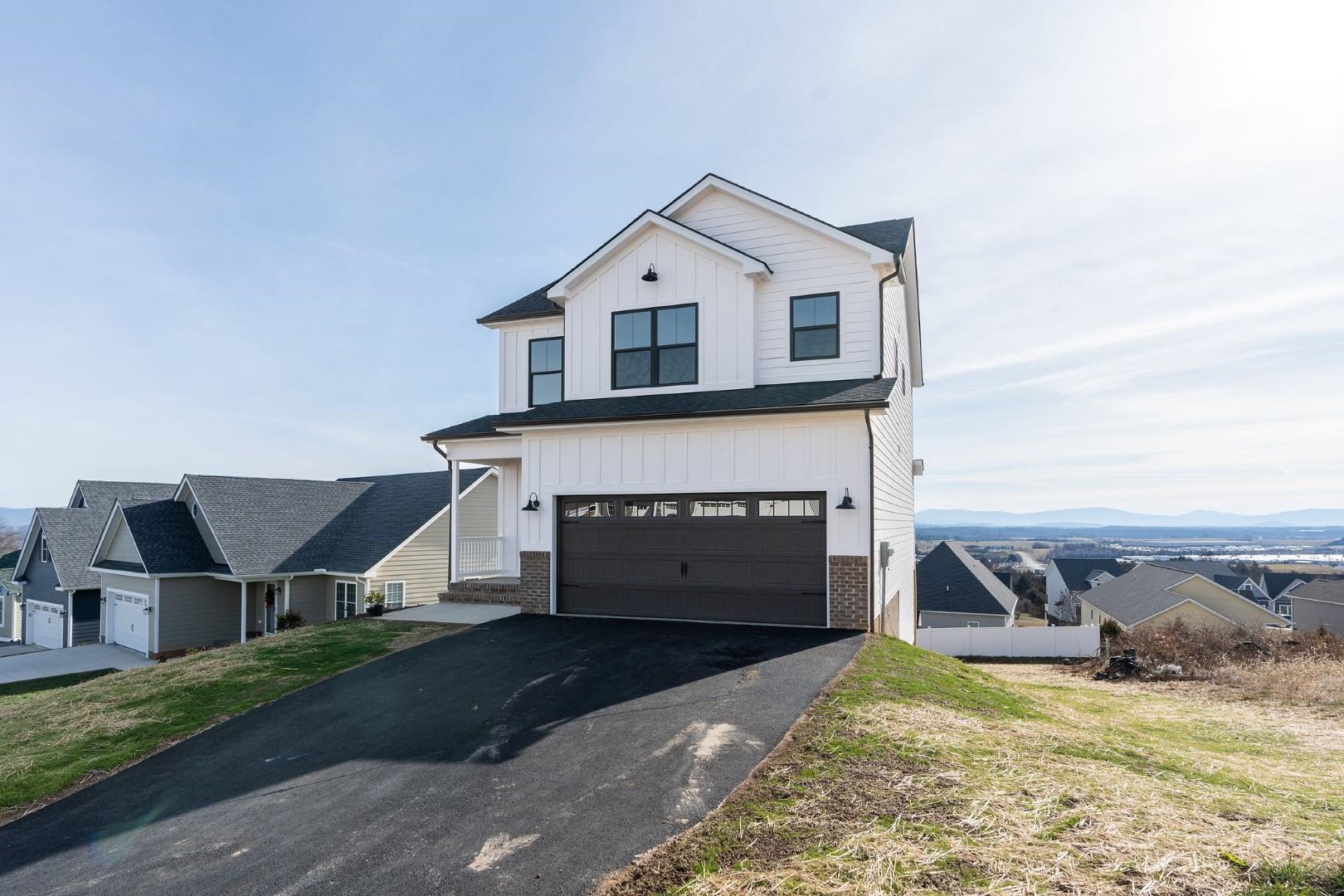 114 CHAMBERLAIN DR