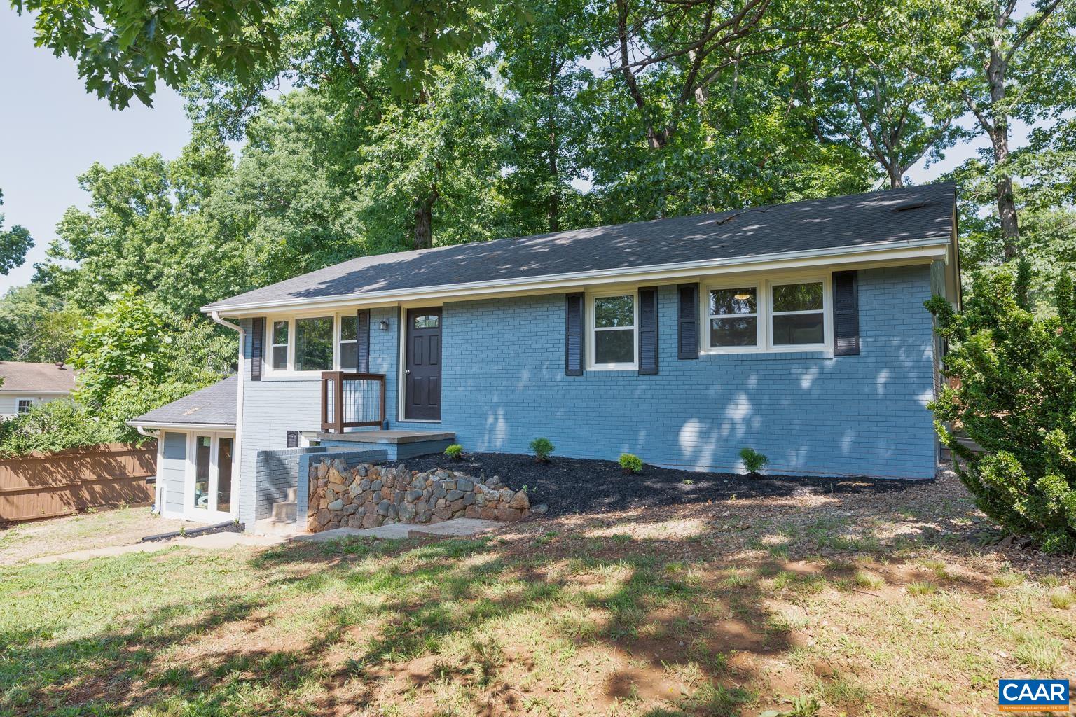 810 Way Dr