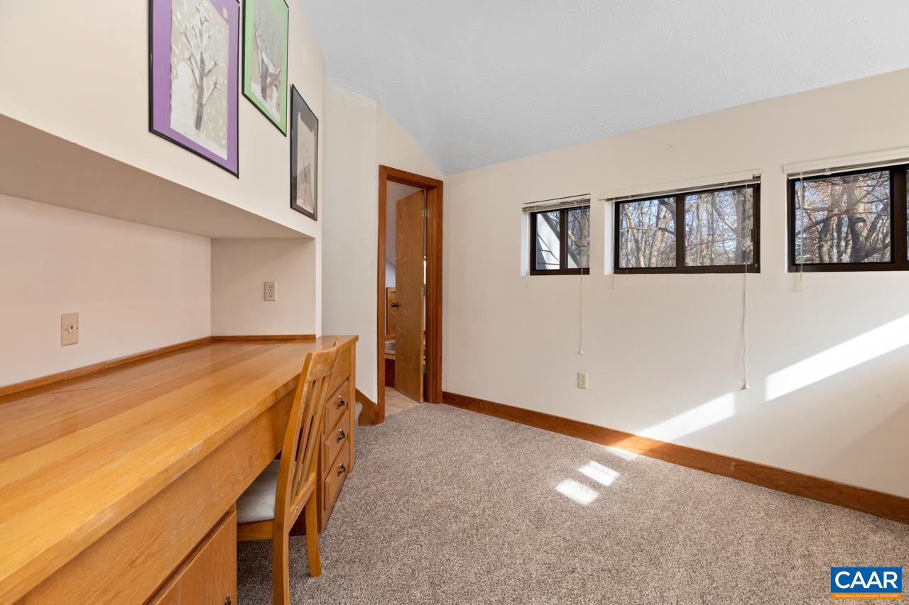235 Ravens Roost Ln