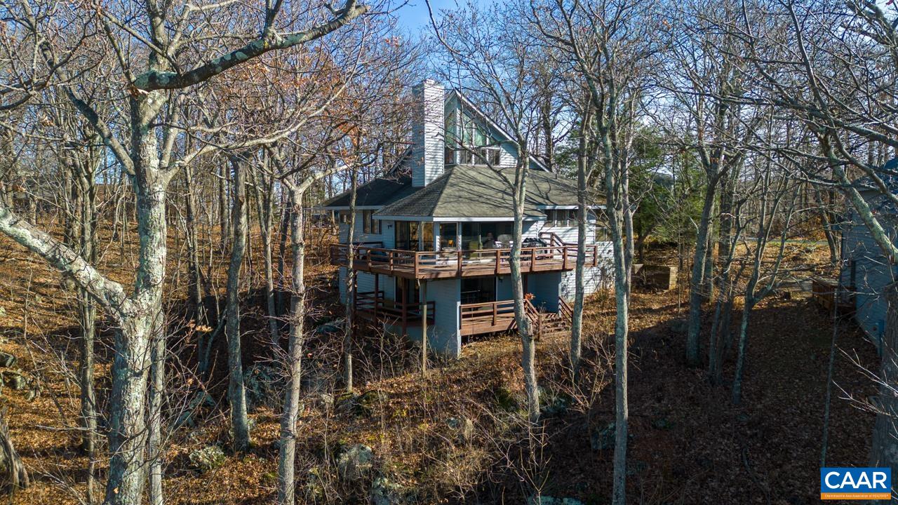 235 Ravens Roost Ln