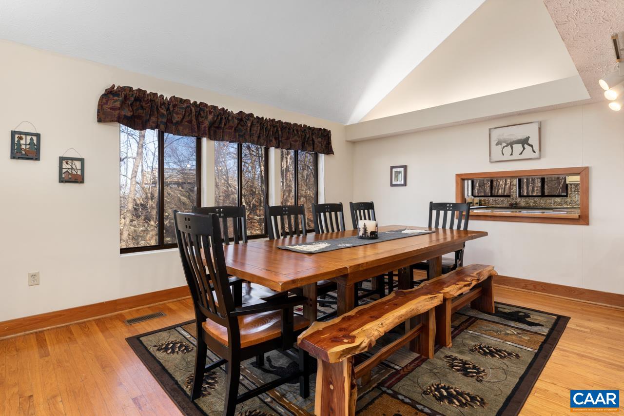 235 Ravens Roost Ln