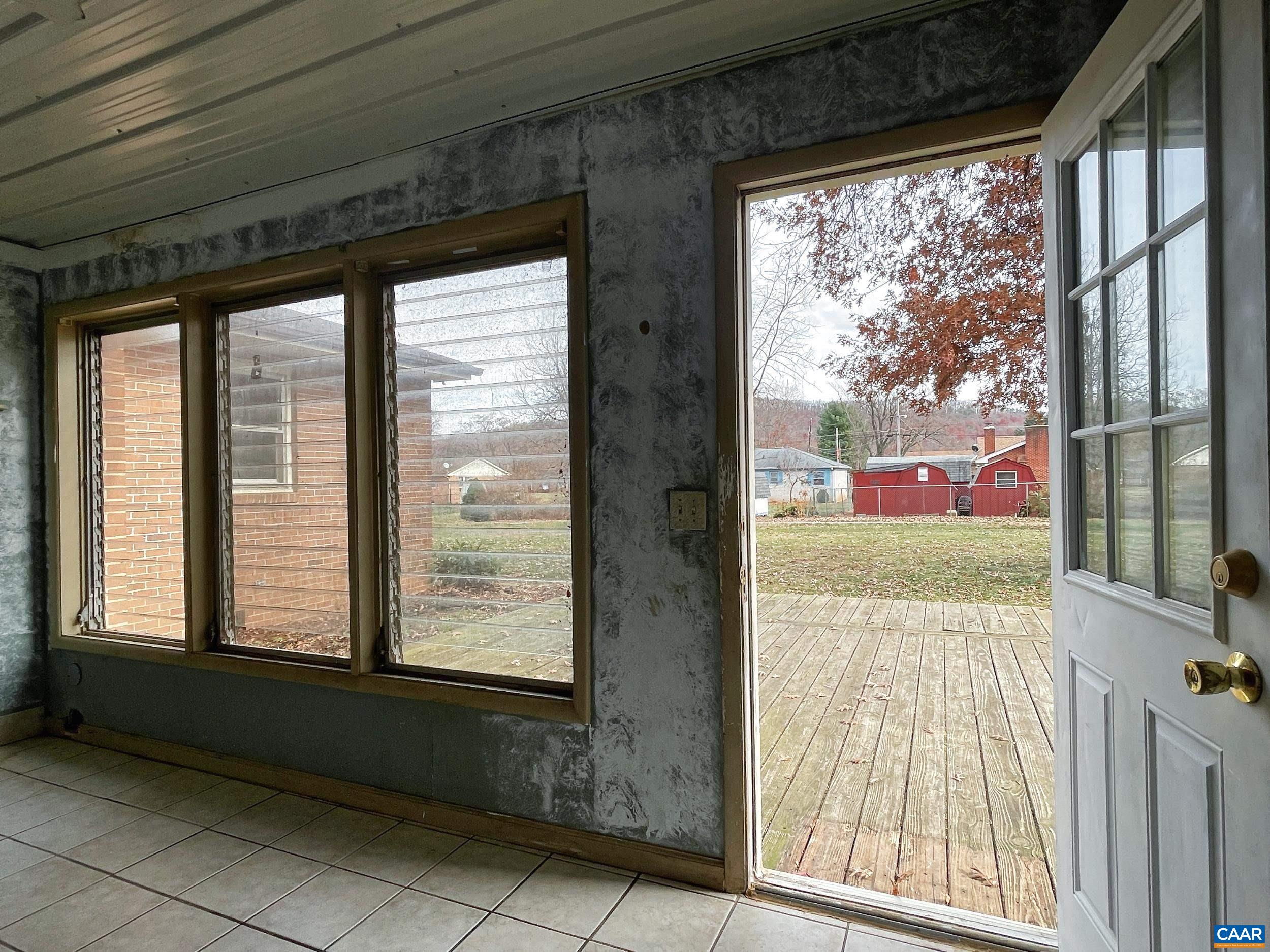 58 Featherstone Dr
