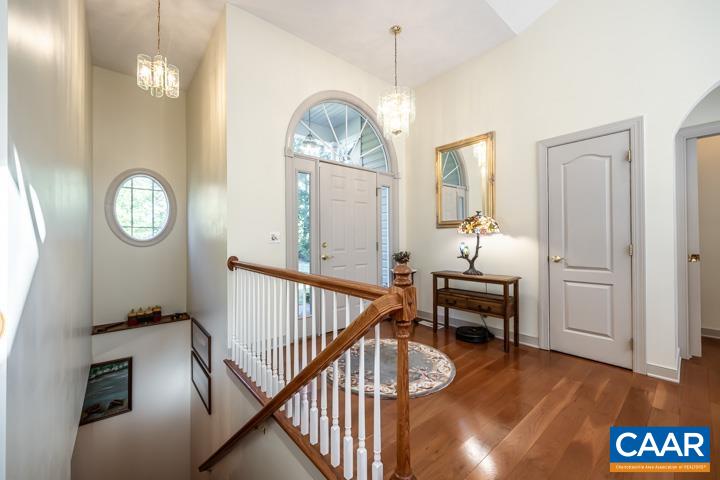 8 Fleetwood Dr