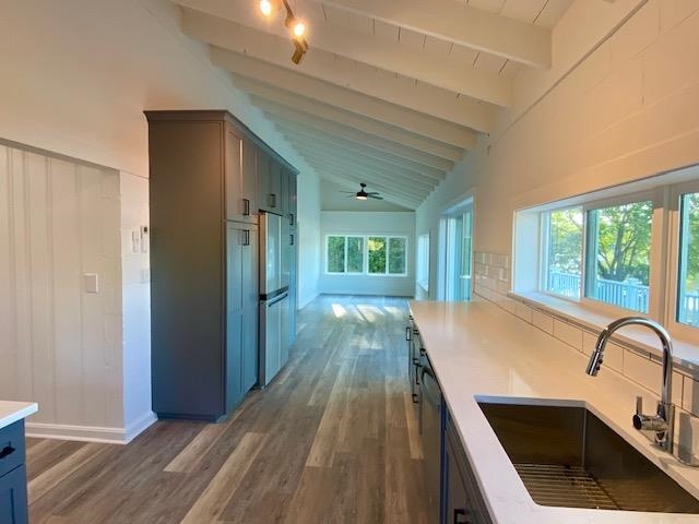 1382 S Lakeshore Dr