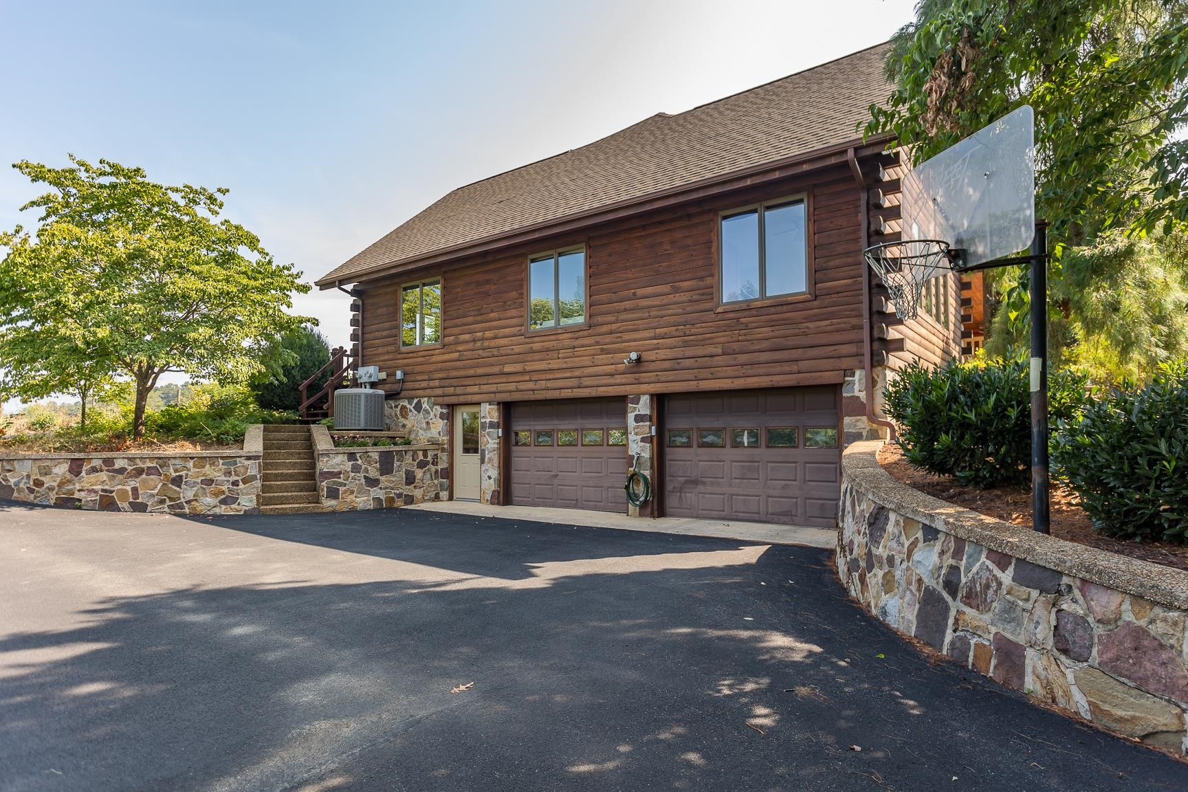 1003 Natural Chimneys Rd