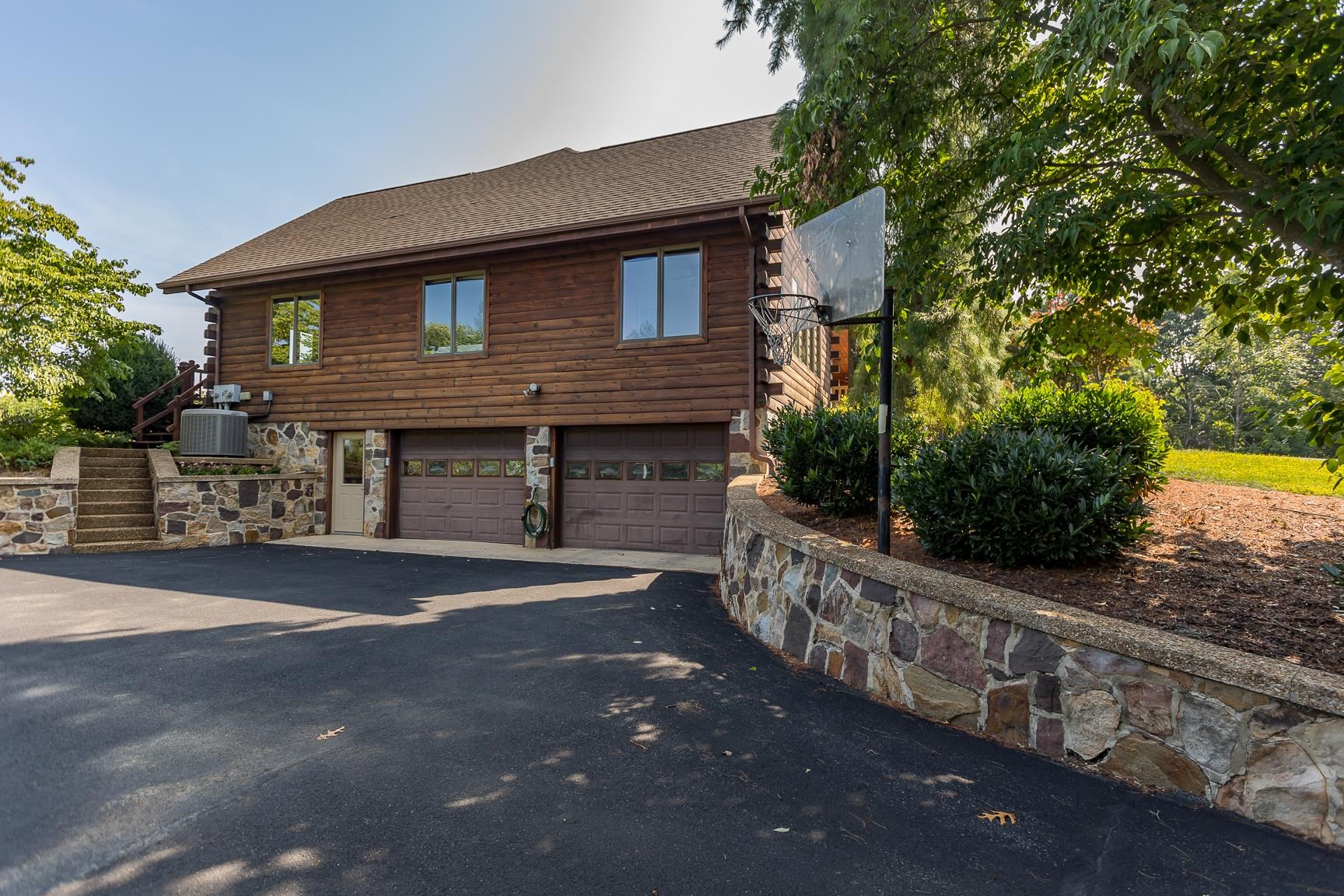 1003 Natural Chimneys Rd