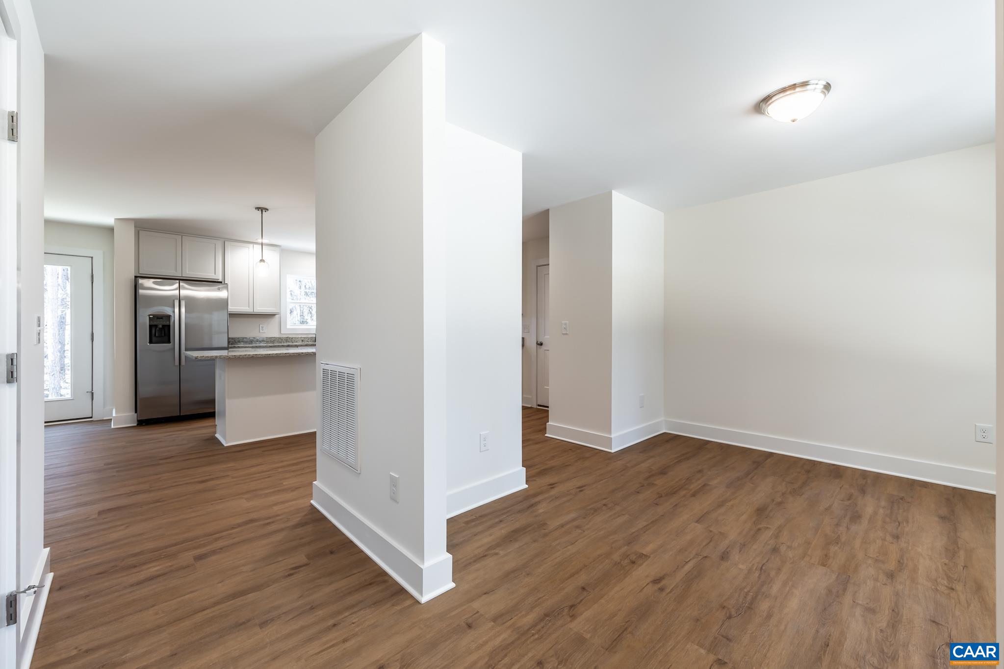 487 Kenwood Ln
