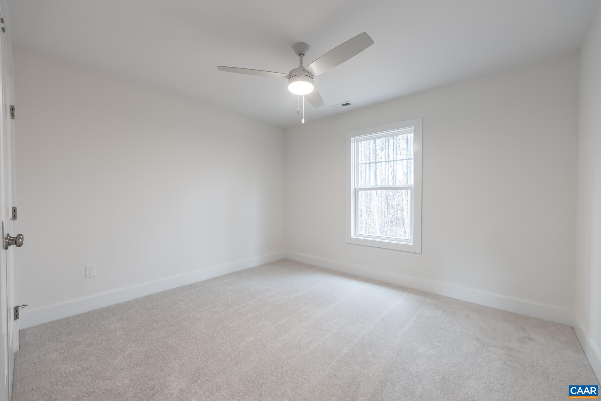 487 Kenwood Ln