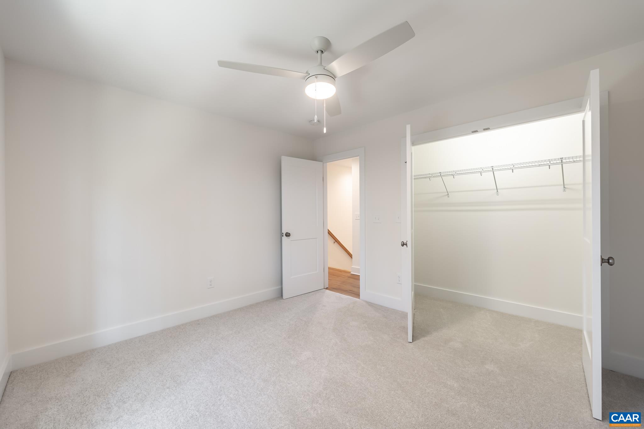 487 Kenwood Ln