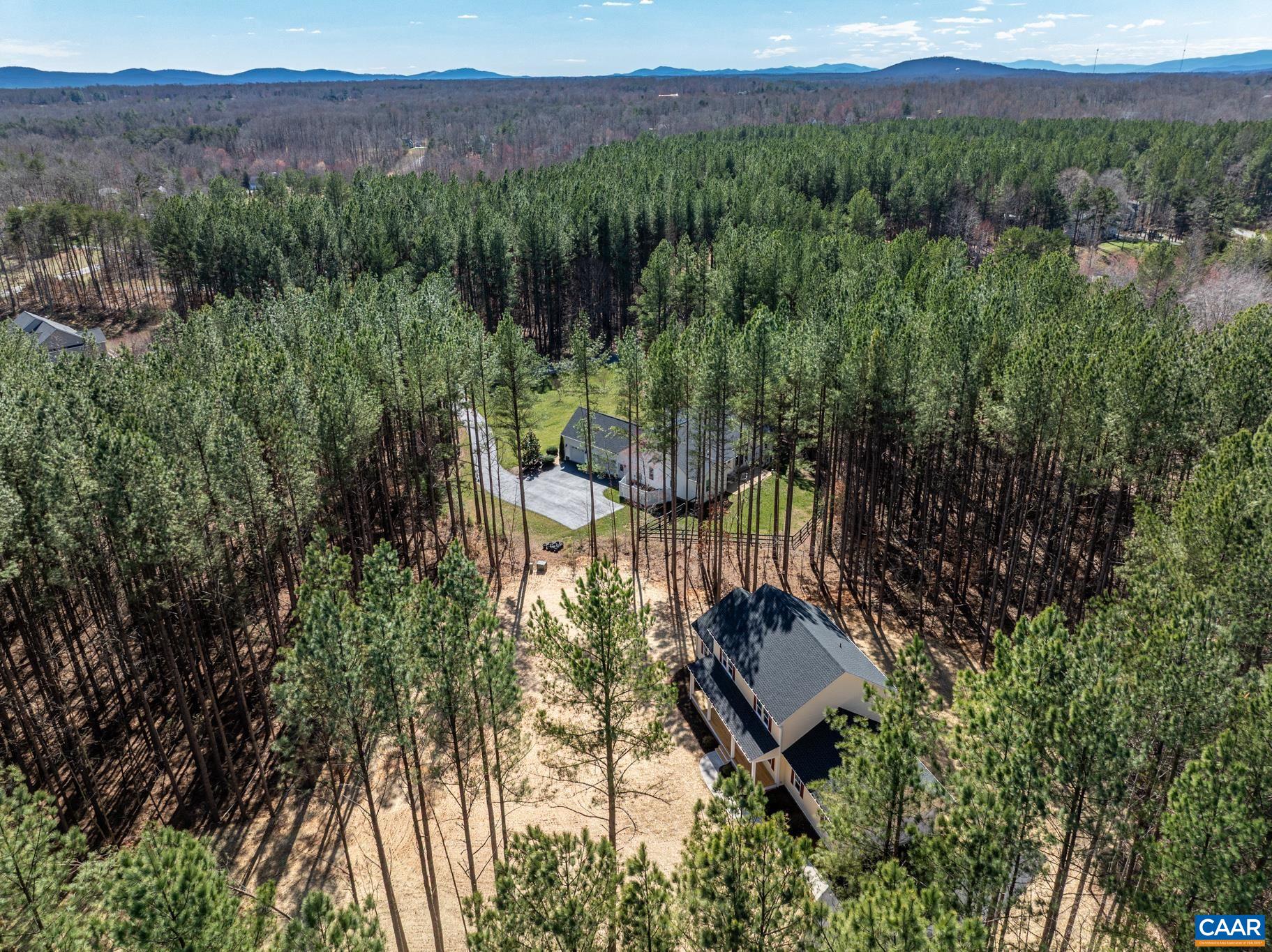 487 Kenwood Ln