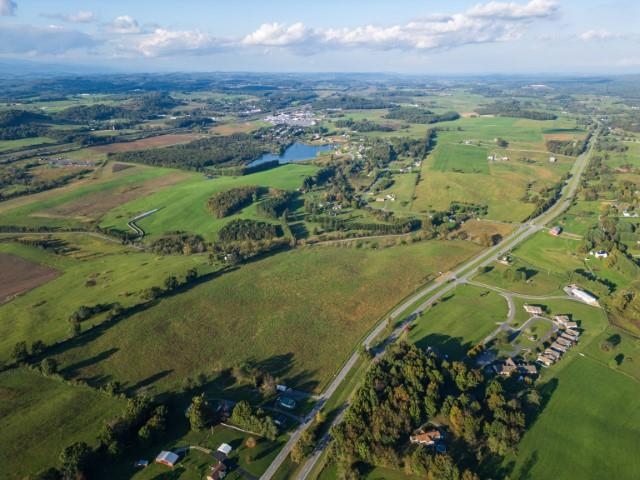 47 acres N Lee Hwy