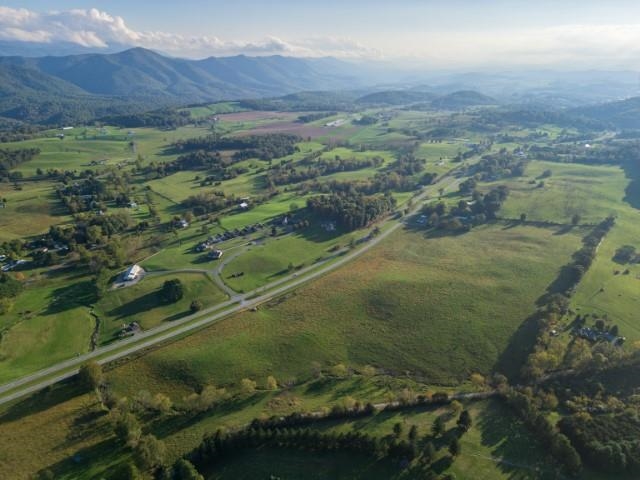 47 acres N Lee Hwy