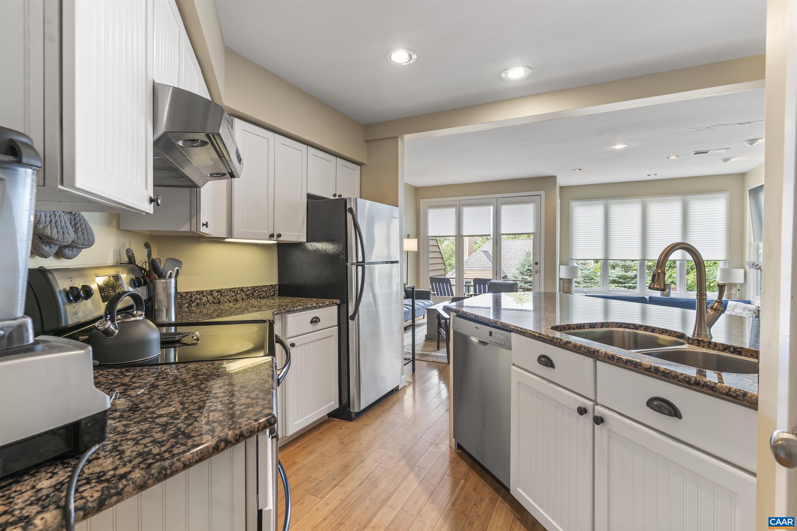 19 Ivy Glen Ln