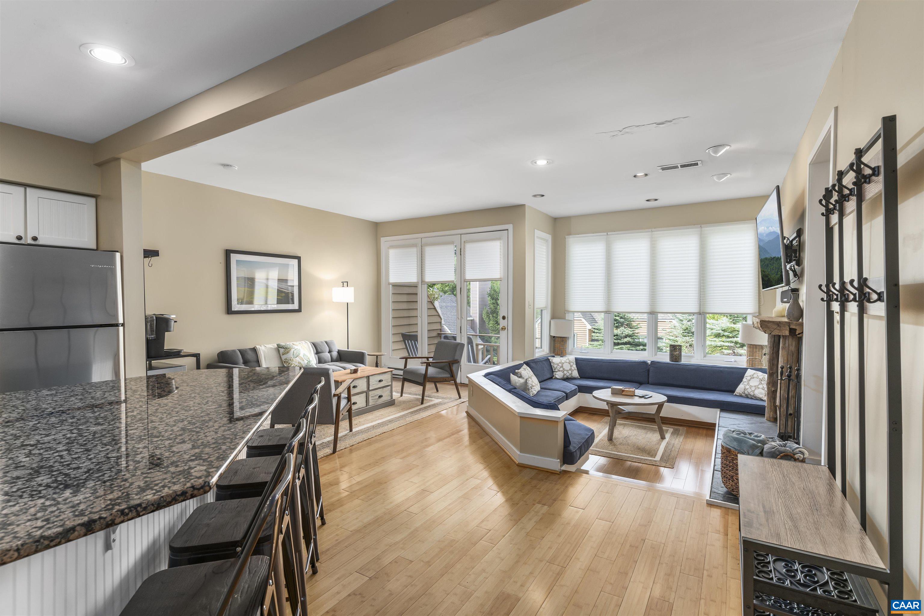 19 Ivy Glen Ln