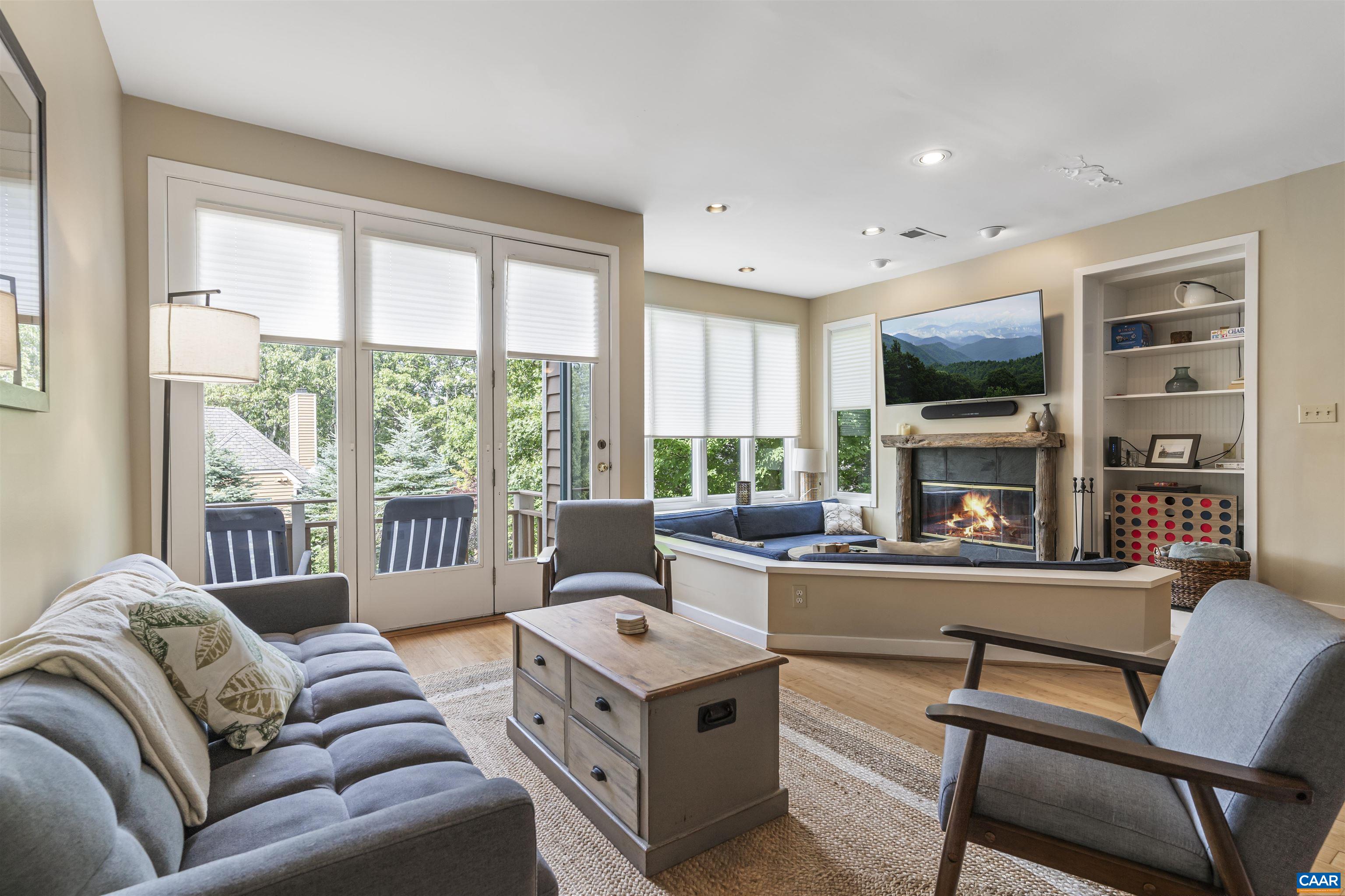 19 Ivy Glen Ln